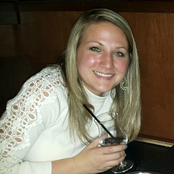 Meet your Posher, Kendra - Picture 1 of 1